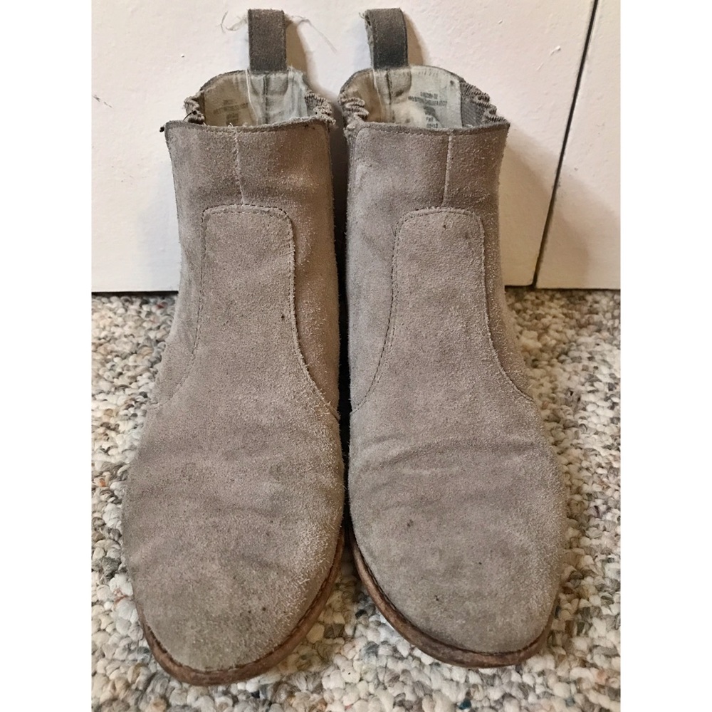 Size 6.5 Gap Western Booties